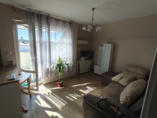 Южен тристаен апартамент