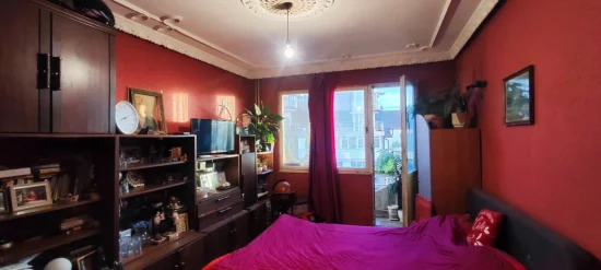 Хол, кухня и спалня с отделни санитарни помещения ОУ Елин Пелин Център