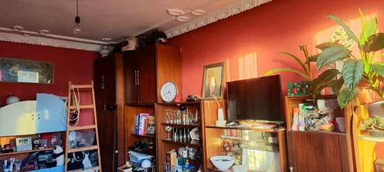 Хол, кухня и спалня с отделни санитарни помещения ОУ Елин Пелин Център