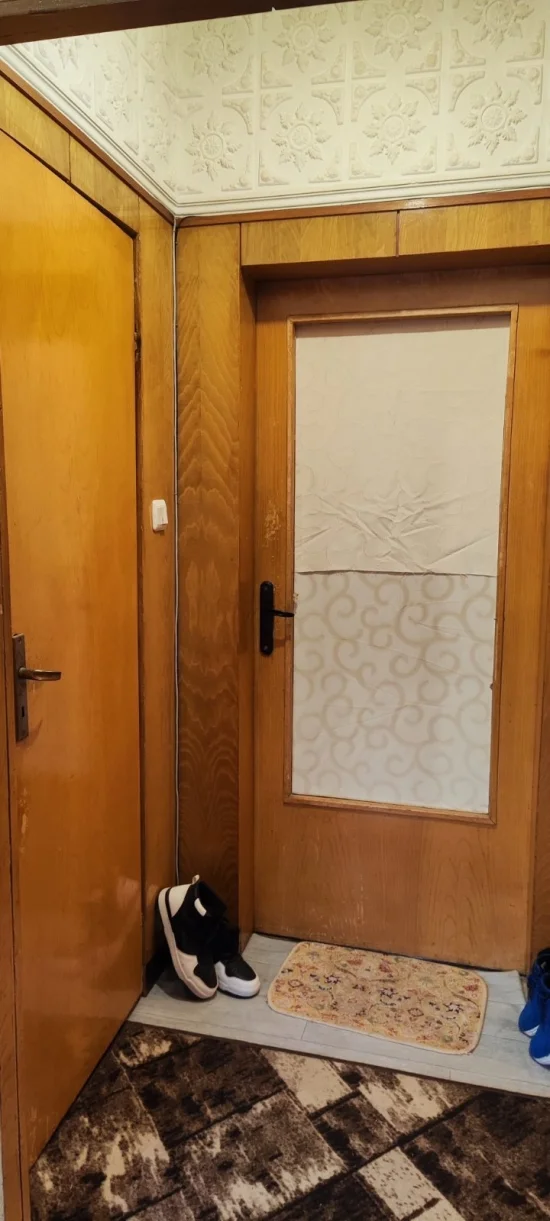 Хол, кухня и спалня с отделни санитарни помещения ОУ Елин Пелин Център