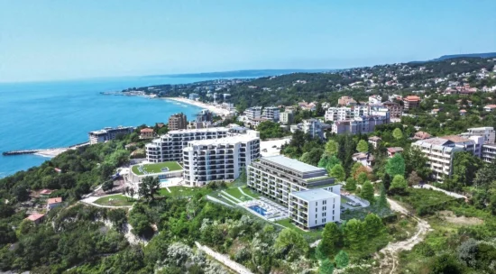 Панорамно студио среден етаж гледка море Варна Кабакум Слънчев ден