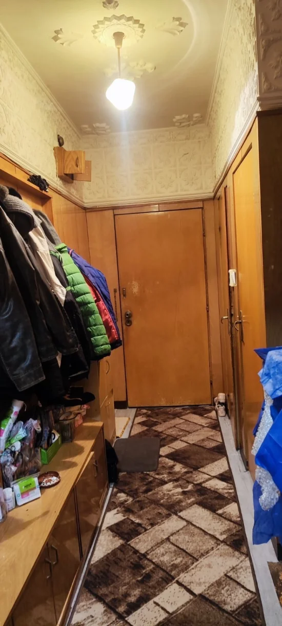 Хол, кухня и спалня с отделни санитарни помещения ОУ Елин Пелин Център