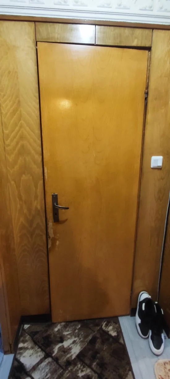 Хол, кухня и спалня с отделни санитарни помещения ОУ Елин Пелин Център