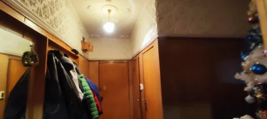 Хол, кухня и спалня с отделни санитарни помещения ОУ Елин Пелин Център