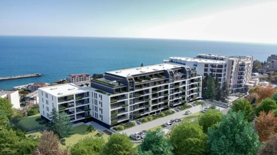 Панорамно студио среден етаж гледка море Варна Кабакум Слънчев ден