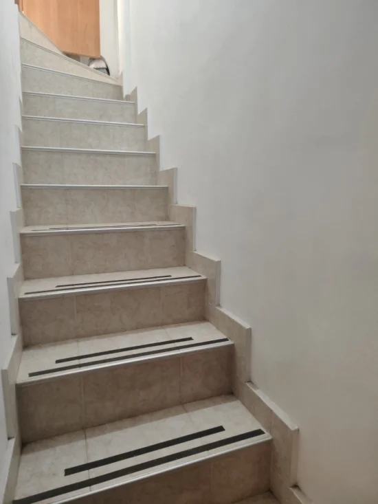 помещение под наем Зелена зона Колхозен пазар