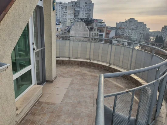 Панорамно жилище централна локация