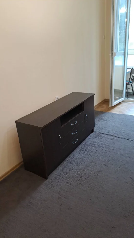 Апартамент с три стаи под наем дългосрочно Базар Левски спирка Явор