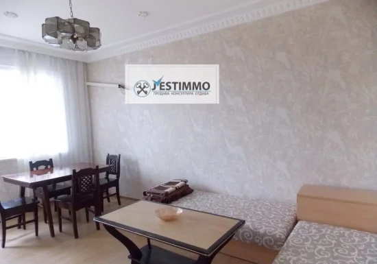 Голям панелен Среден апартaмент център