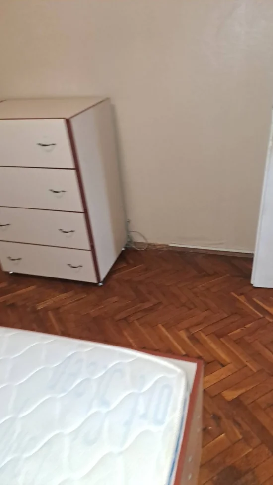 Апартамент с три стаи под наем дългосрочно Базар Левски спирка Явор